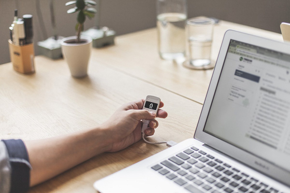 خرید کیف پول Trezor (ترزور)
