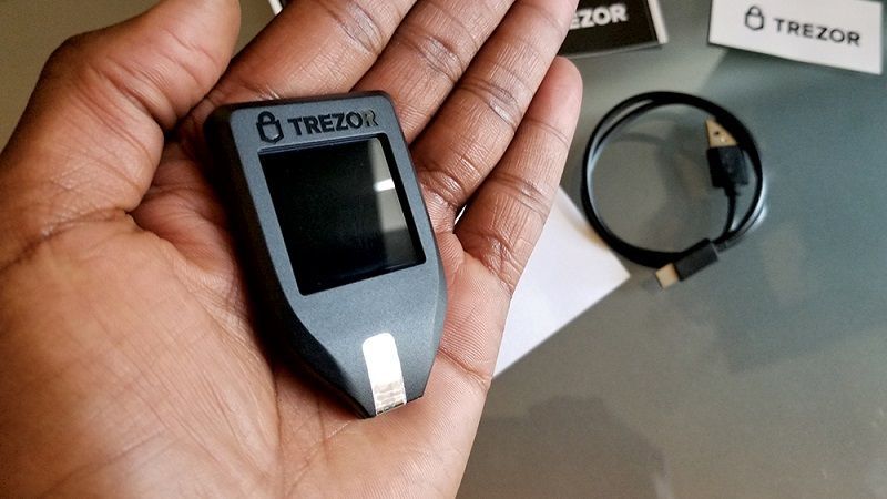 راهنمای استفاده از کیف پول Trezor (تریزور)
