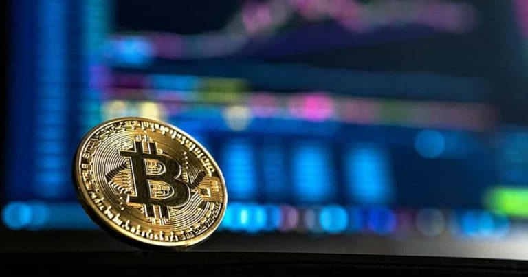 دو سال قیمت بیتکوین به ۱۸ هزار