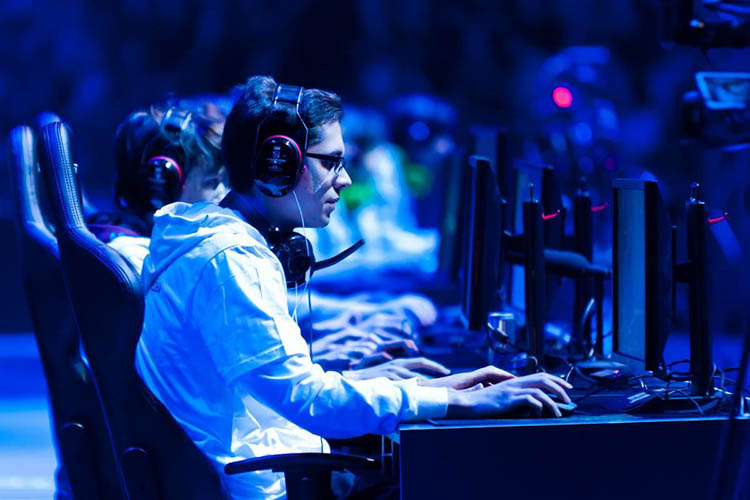 2 کسب درآمد از تورنومنت‌های بازی سایت GamerzArena
