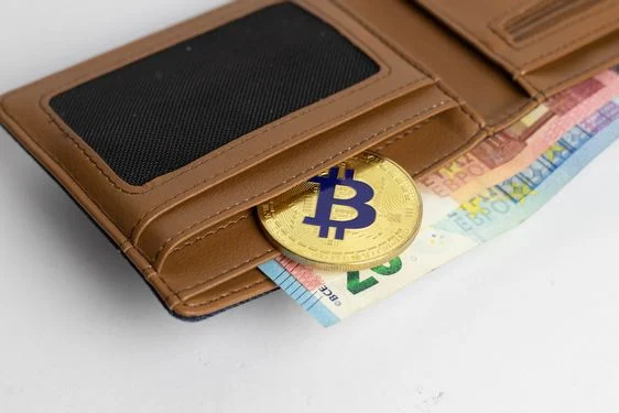 بهترین کیف پول سخت افزاری