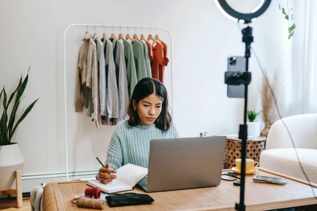  فروش آنلاین لباس های وینتیج
